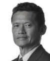 Byron-Acohido-BW-column-mug-100x123.png