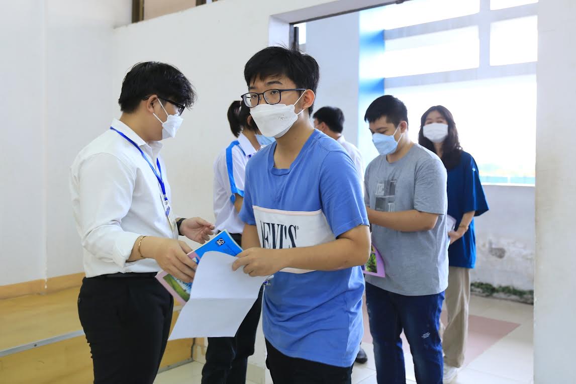 Nam-2025-Truong-DH-Luat-TPHCM-co-3-phuong-thuc.jpg